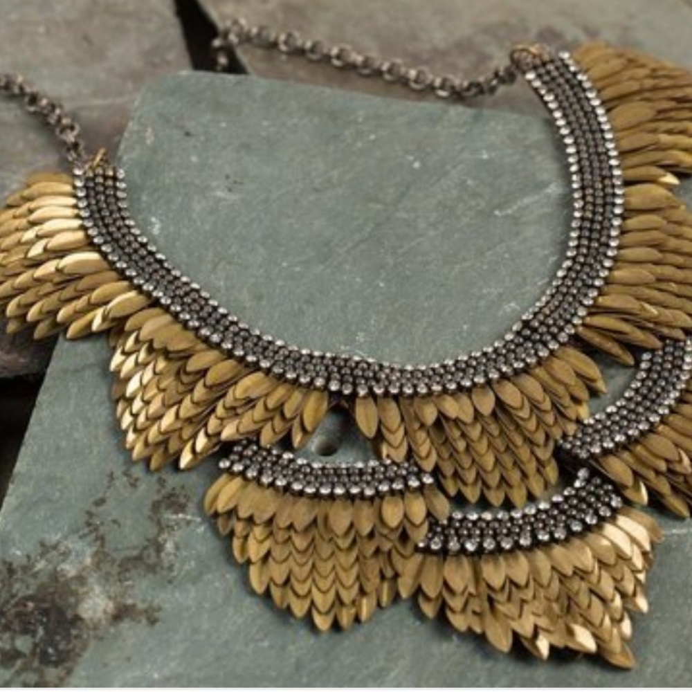 DEEPA GURNANI Jaliyah Layered Feather Bib Necklace - Picture 3 of 3